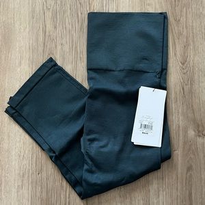 NWT Blanqi Hipster Cropped Leggings